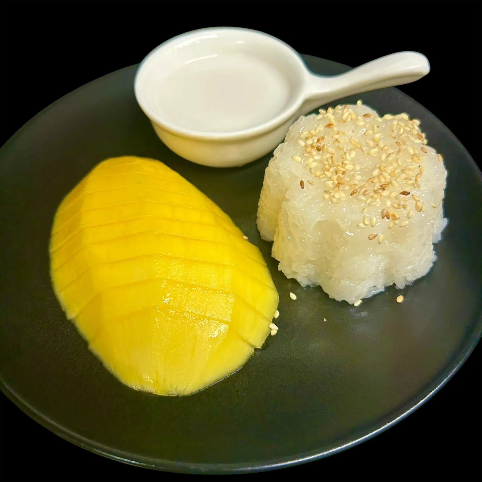 Lepljiv riž z mangom (Mango Sticky Rice)
